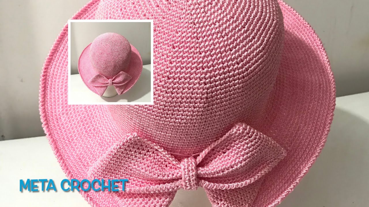 Crochet hat with bow