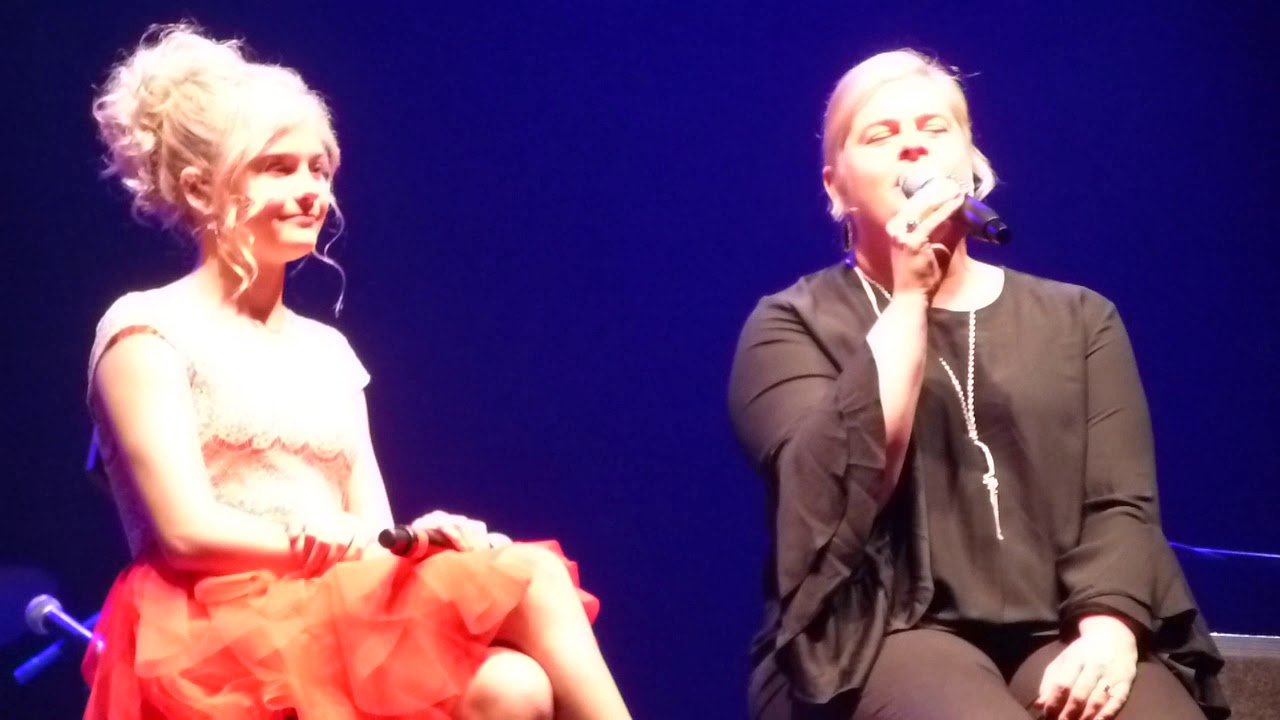 Darci Lynne & her mom: Silent Night, Oklahoma City Homecoming: 12/16/2017