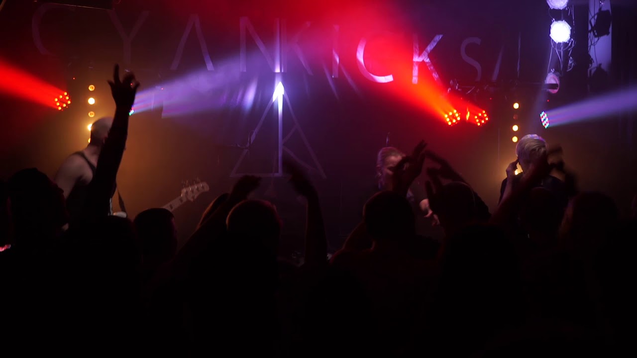 Cyan Kicks - Feathers Live in Helsinki 18.4.2019