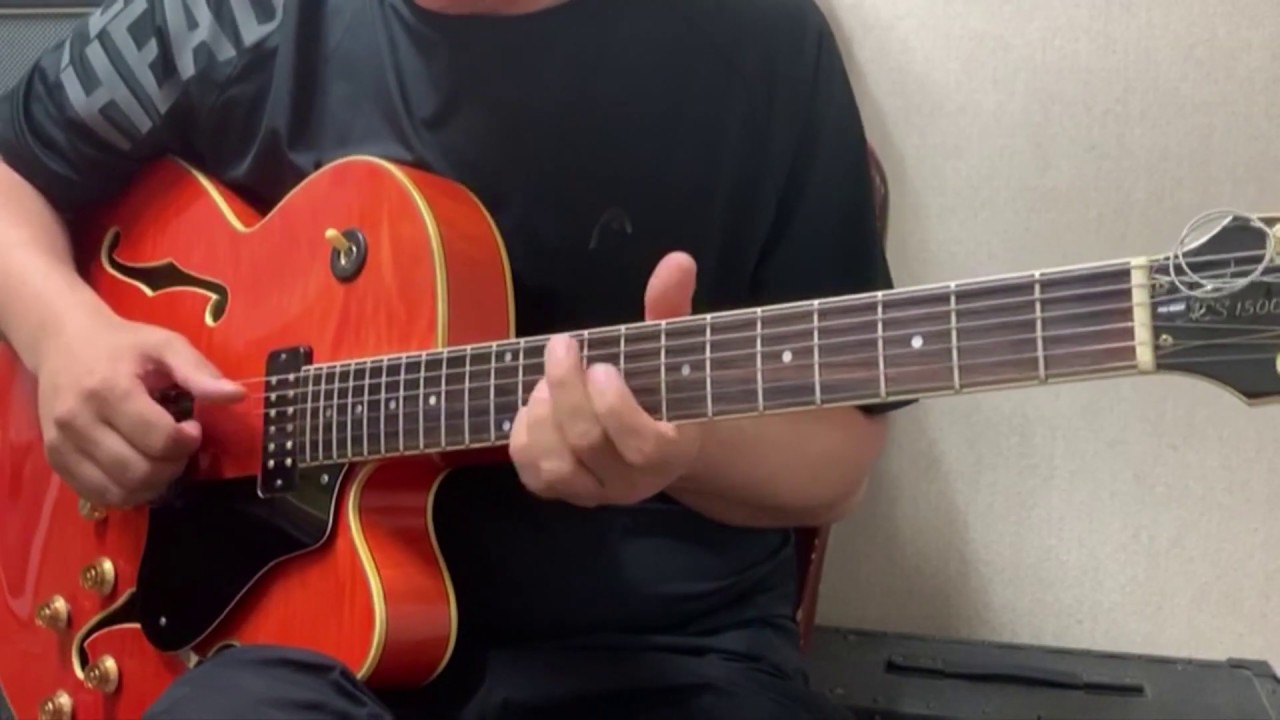 #1 How to play chord solo on II - V - I (With Tab)