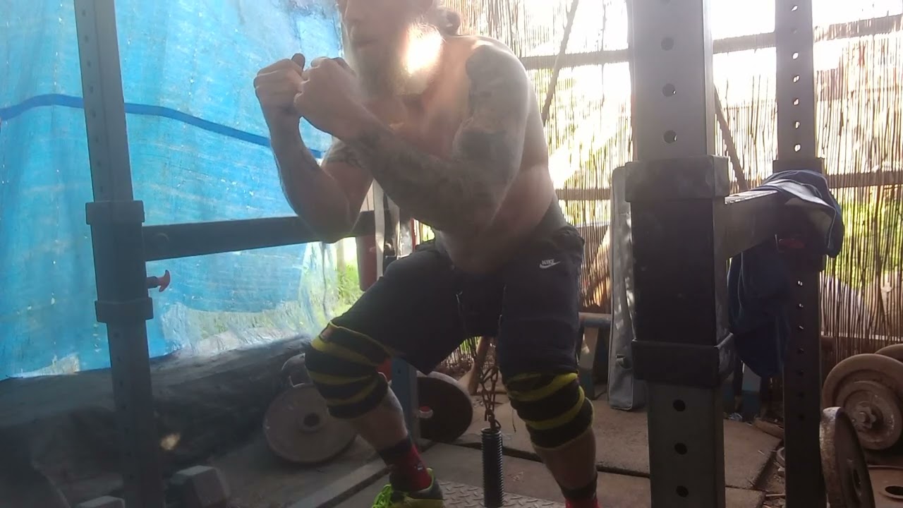 Isochain belt squat, max duration (39sec)