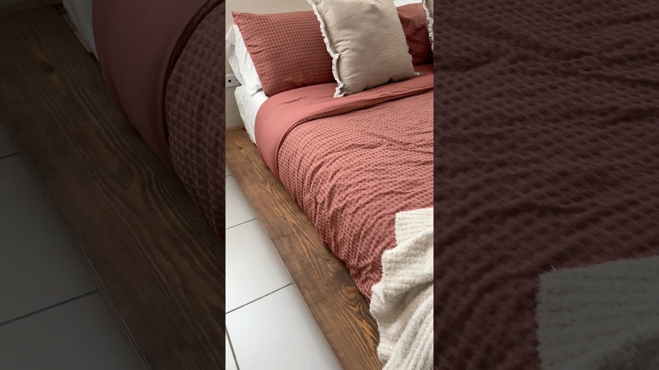 Насколько лучше мой новый каркас кровати, сделанный своими руками? 😍 Дайте знать, что вы думаете!