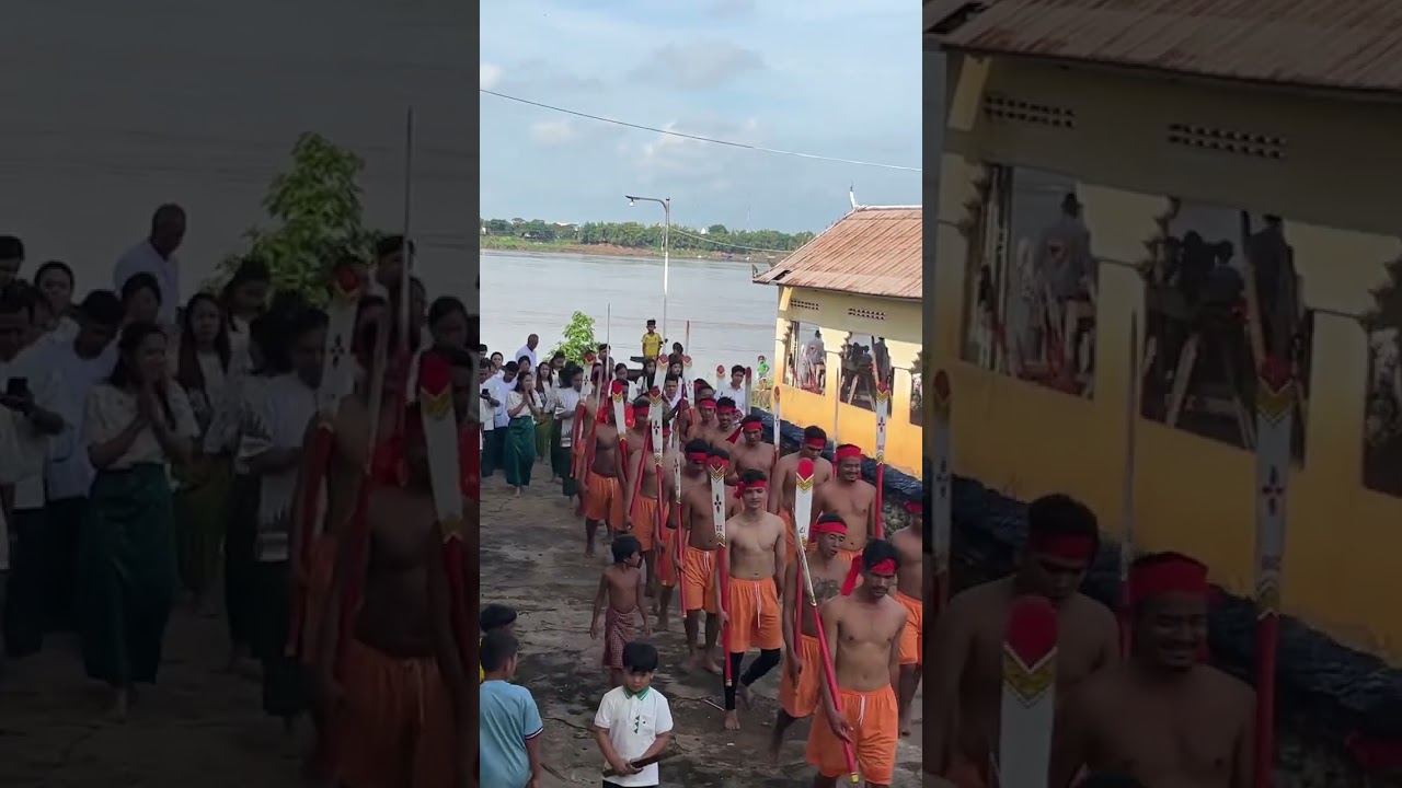ដង្ហែលជុំវិញវិហារ
