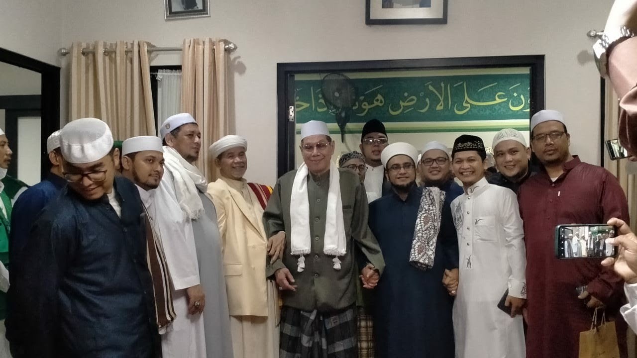 Habib Hasan Bin Ja'far Assegaf Hadir di Majelis Al Munawwir Pimpinan KH.Munawwir Aseli
