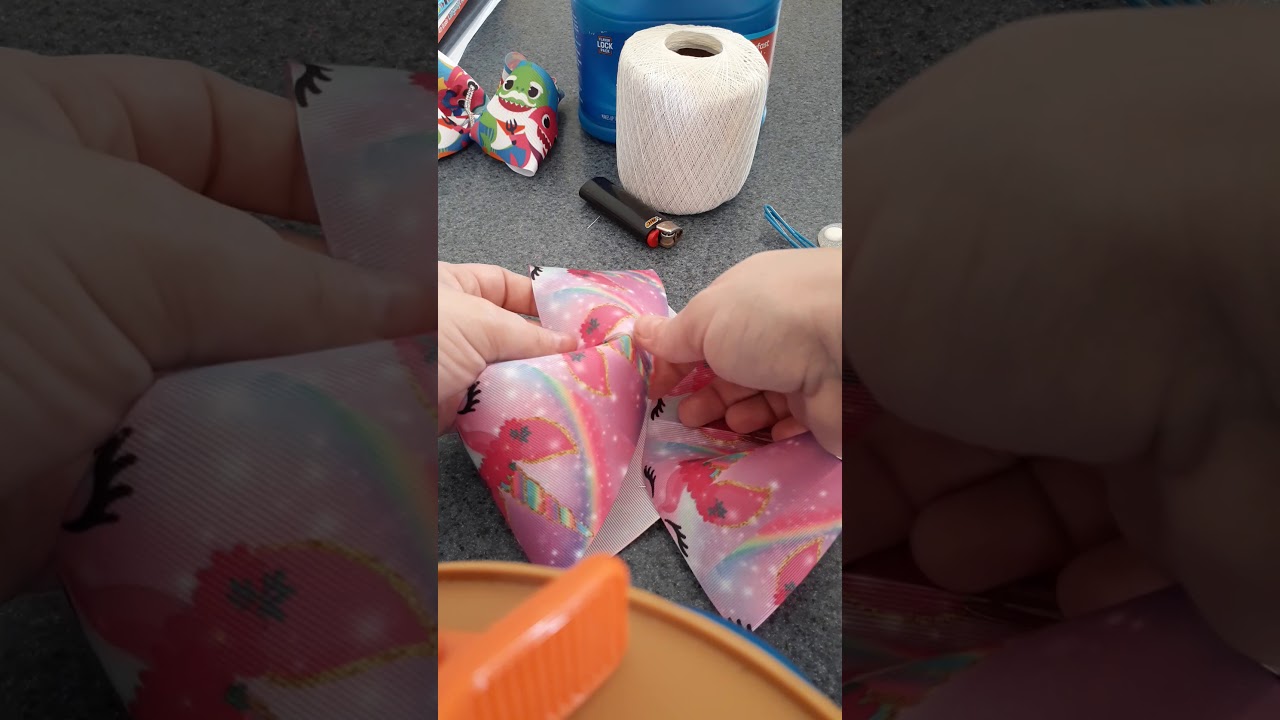 Twisted Boutique Style Bow or a jojo style bow tutorial
