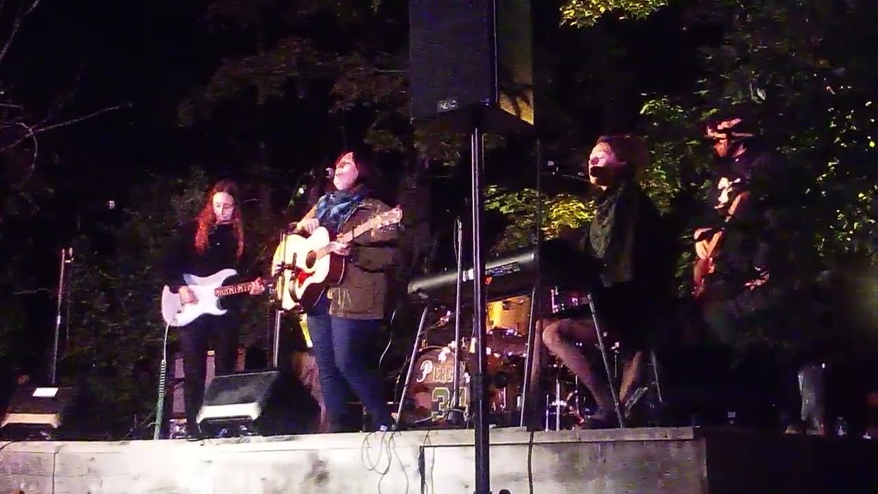 Wolff Sisters - Down By The Lake  (live at the Word Barn)