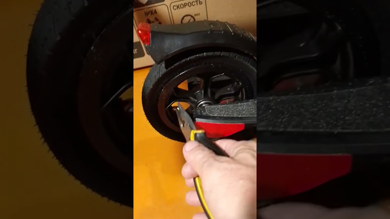 Electric scooter HIPER STARK DX801 pumping the rear wheel...