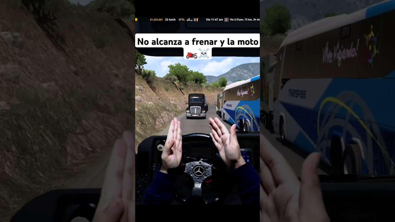 No alcanzo a frenar el tr&aacute;iler 🏍️😨 #truck #simulator #trailer #american #camion