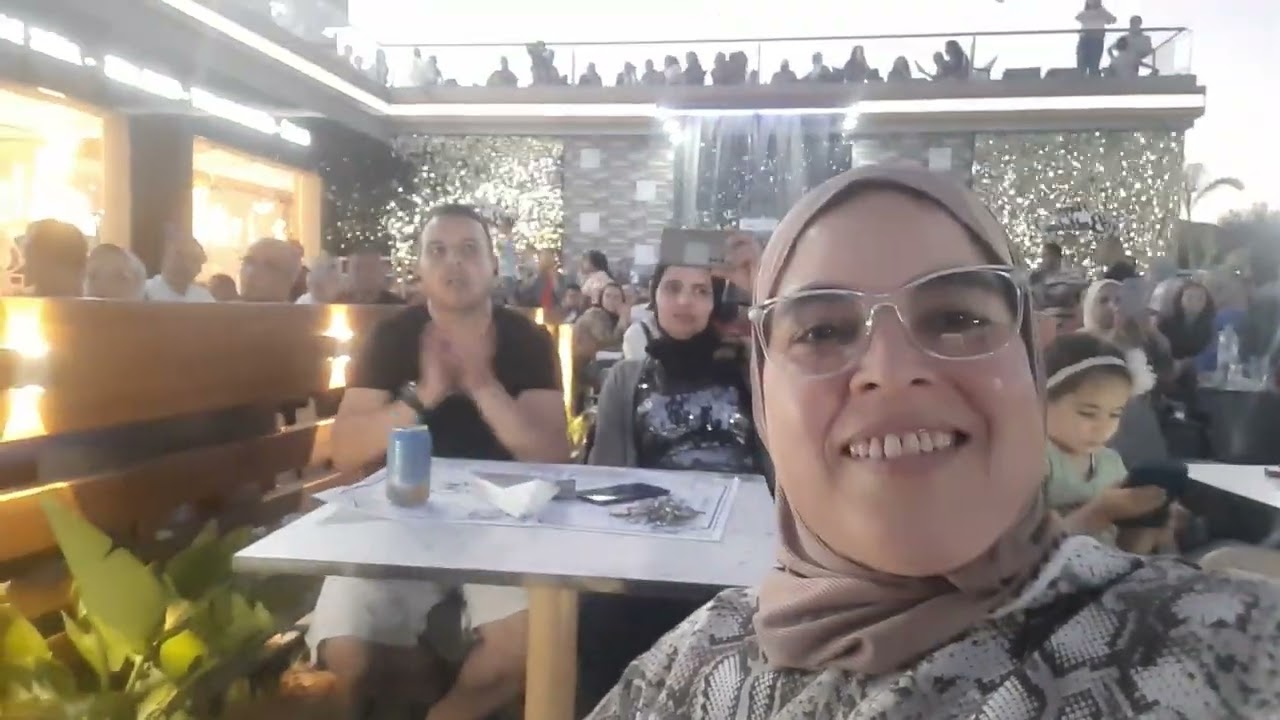 فلوق خرجة عائلية الى مقهى LA CASCADE بمدينة فاس اجيو تشوفو نشاط ليكاين فيها