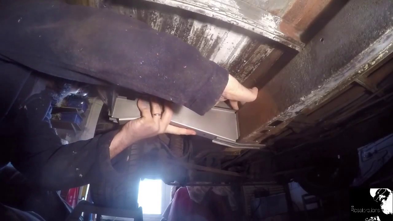 Classic 1970 Vw Camper Bus restoration. 'Day 24 - Top hat alignment & cargo floor repair'