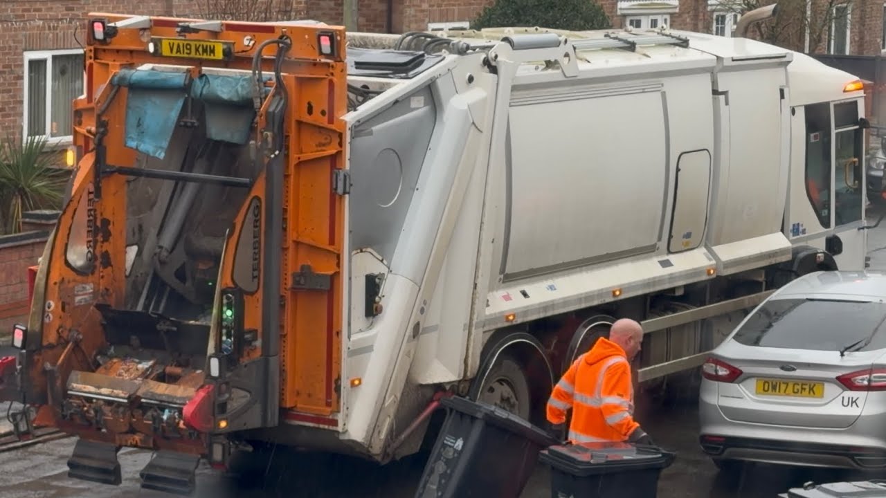 Rare White Elite 6 Bin Lorry collecting black bins