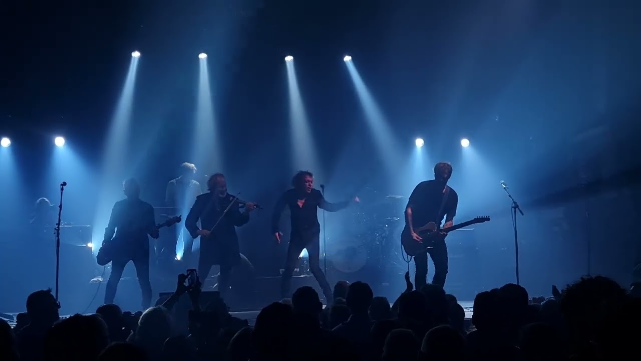 Cali - Je te souhaite à mon pire ennemi / Dolorosa / Je dois encore vivre, La Machine, Paris, 2022