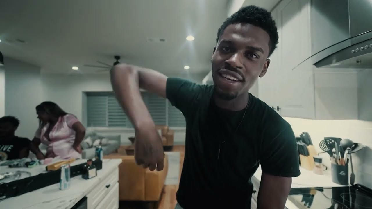DAYLO &ldquo;PLAY&rdquo; (OFFICIAL MUSIC VIDEO)