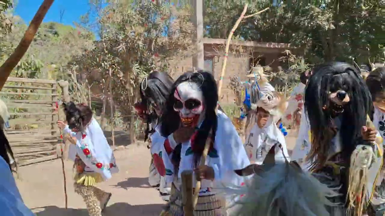 Judios de mochicahui llegando a las cruces cuarto viernes