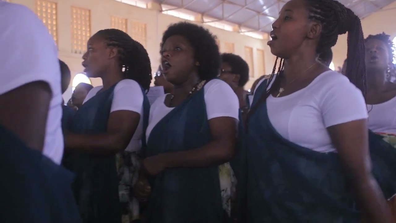 INDIRIMBO ZARIRIMBWE NA CHORALE NSHASHA P.RUZIBA MU NKUKA Y'IMISA YA MBERE LE 26.10.2025 IGICE CA I