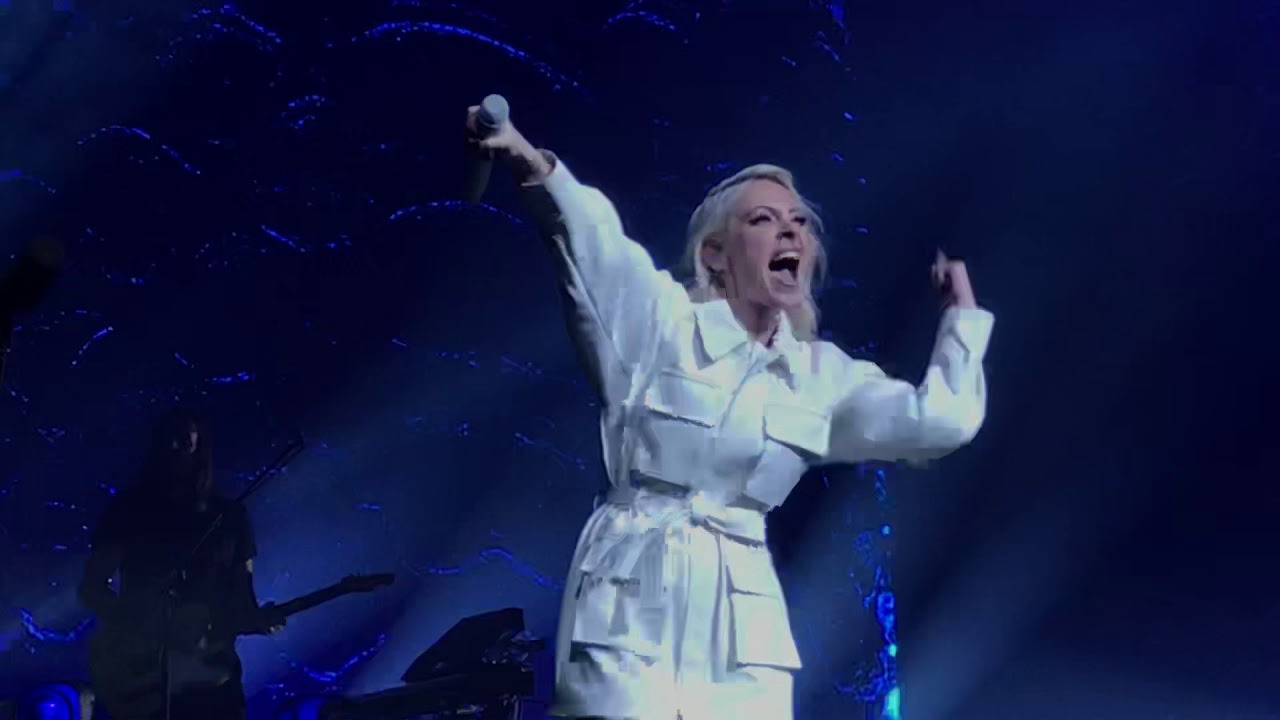 Marie-Mai - C.O.B.R.A (live at Videotron Center , Qc)