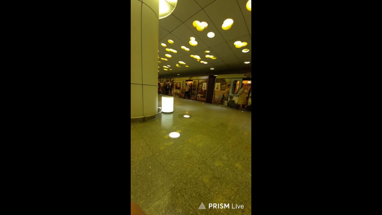 играю в вагонах метро