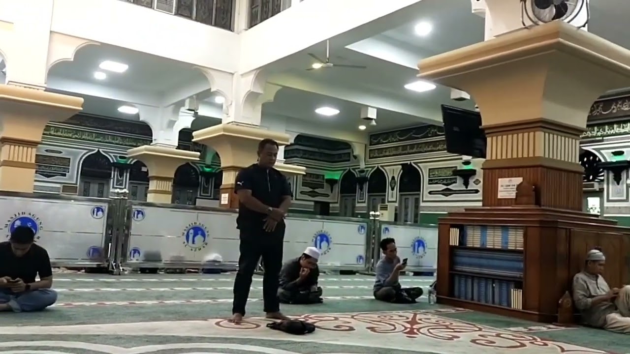 SHOLAT MAGRIB, SHOLAT ISHA & SHOLAT TARAWIH DI MASJID AGUNG AL AZHAR JL SISINGAMANGARAJA JAK- SEL