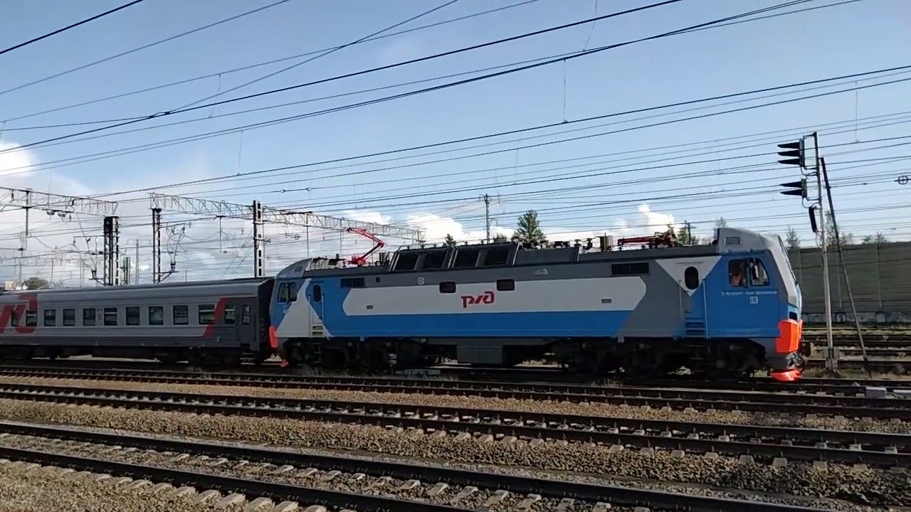 ЭП2К-503 с поездом № 77 Воркута – Санкт-Петербург