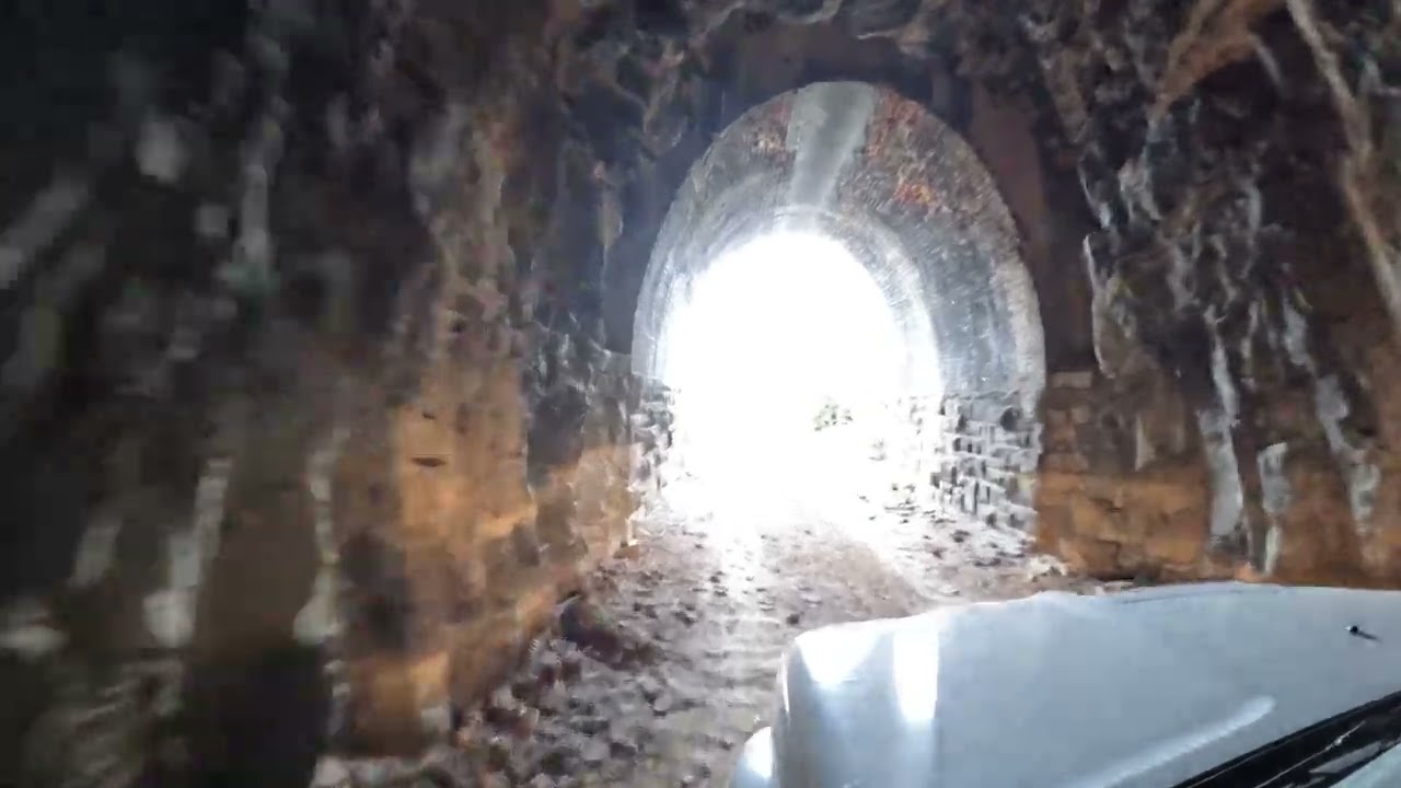 Exploring the Historic Hex River Railway Tunnels in a 4x4 Adventure! |