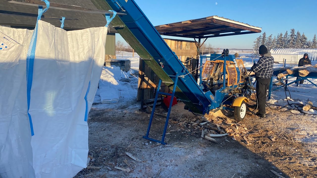 Processing Firewood with the Range Road Eco pro 300 firewood Processor