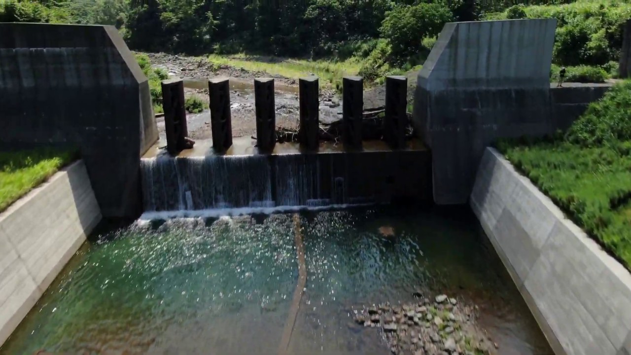 [ドローン空撮]　三条市下田吉ヶ平　守門川・大池・扇石壁