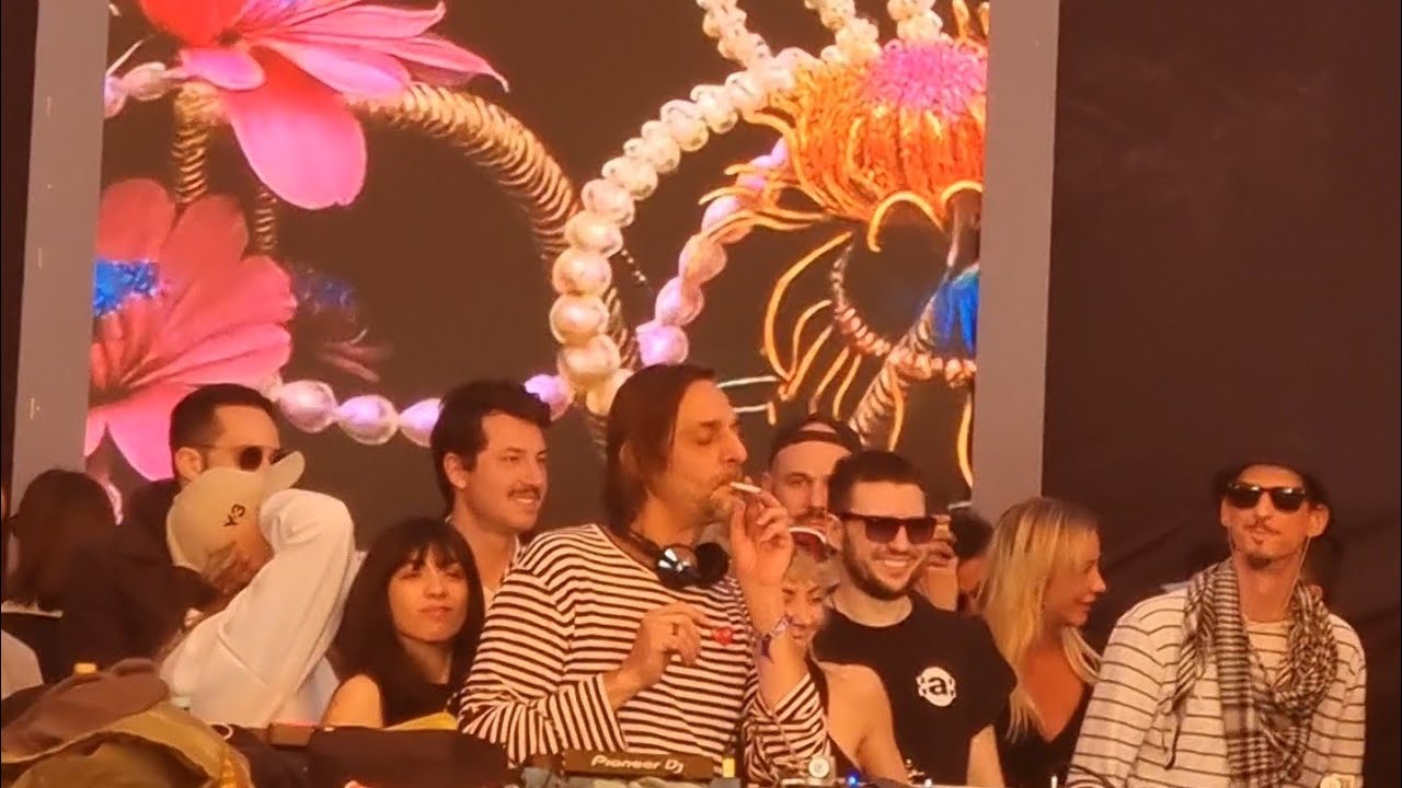 Ricardo Villalobos @ Sunwaves32🇷🇴☀️🌊 (alto y claro)