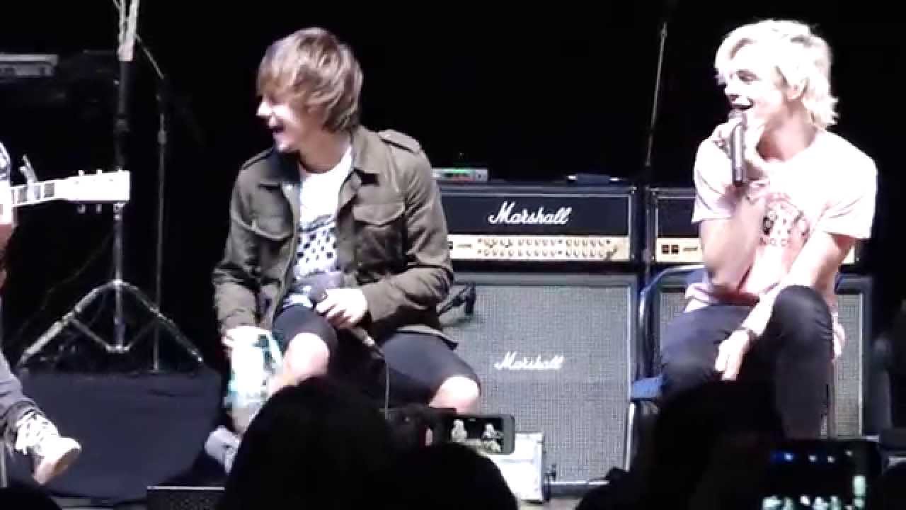 R5 sings 