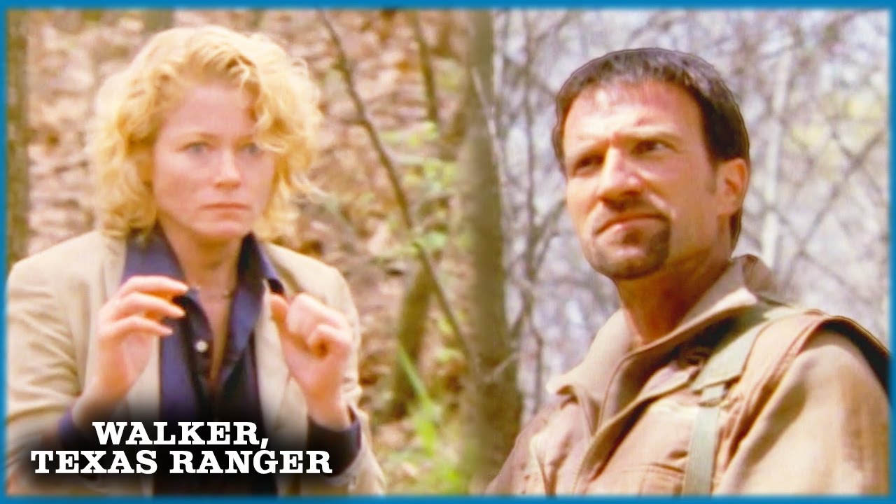 Alex And Walker Lay A Trap | Walker, Texas Ranger