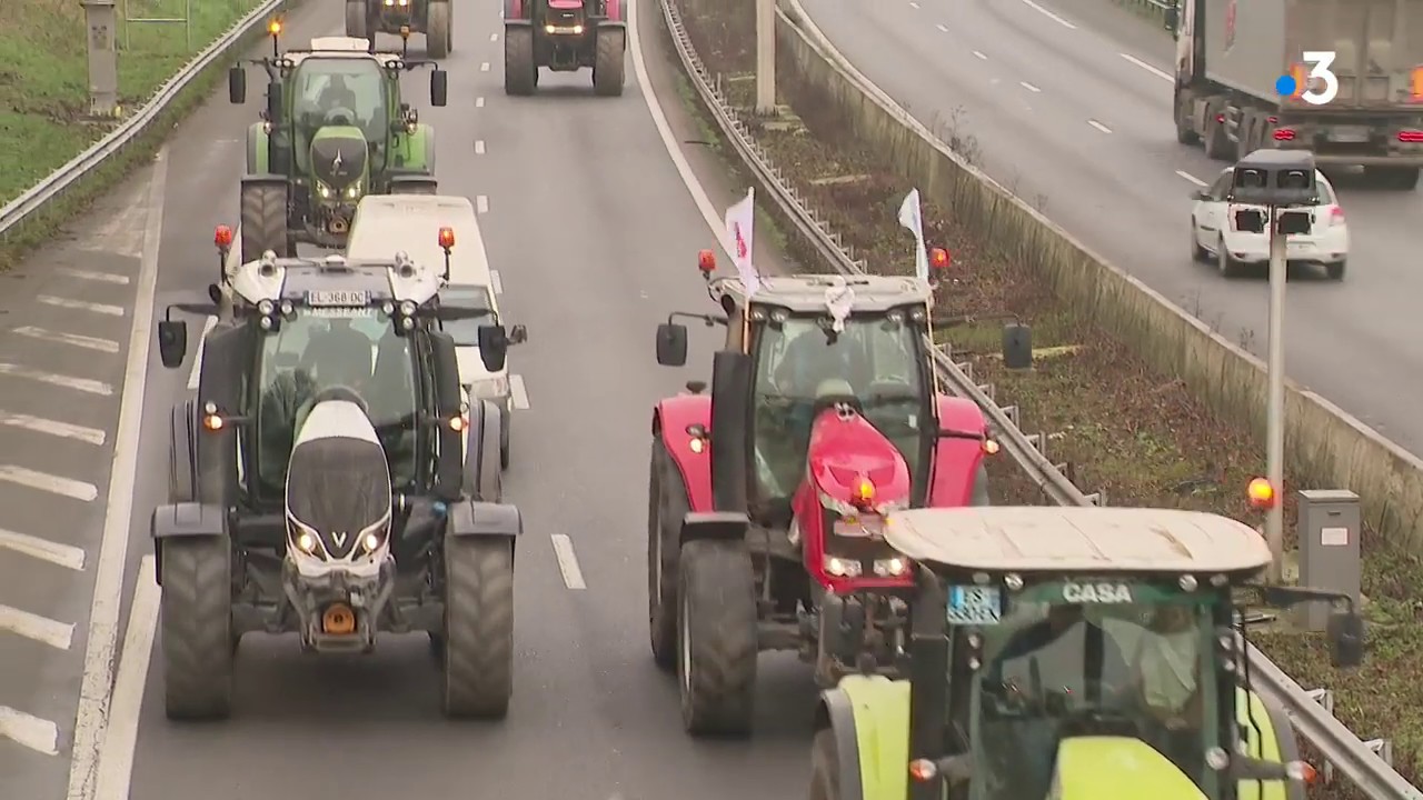 Des centaines d'agriculteurs nordistes manifestent contre les zones de non-traitement aux pesticides