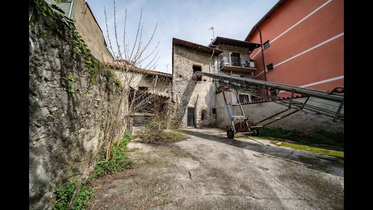 Trasforma il Tuo Sogno in Realt&agrave; - Rustico da Ristrutturare a Abbadia