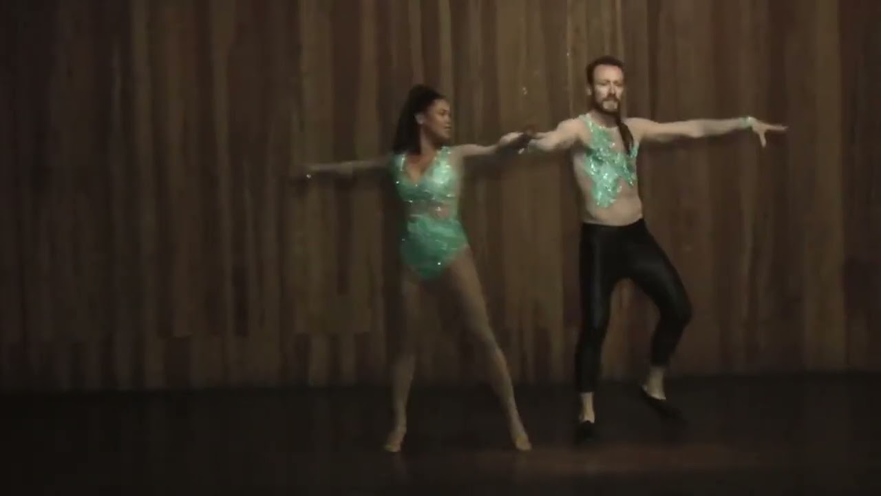Apresentação baile de fim de ano 2018 - Raphael Barone e Bia Pereira - Resenha da Dança