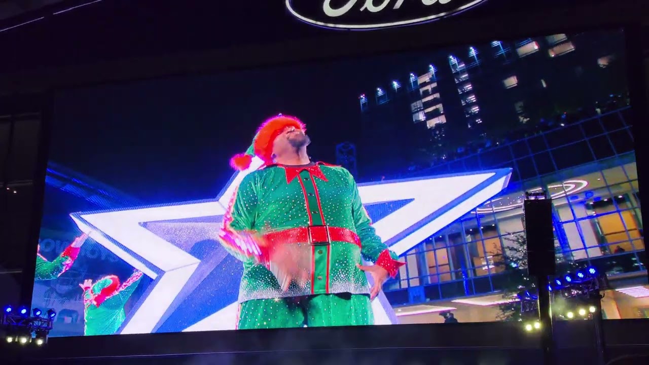 Dallas Cowboys Cheerleaders Christmas Extravaganza costume switch 12/21/24