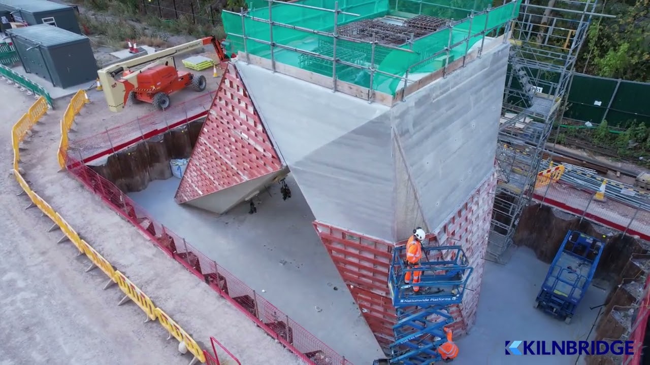 Kilnbridge - Colne Valley Viaduct - Fixed Buttress Pier Construction Sequence