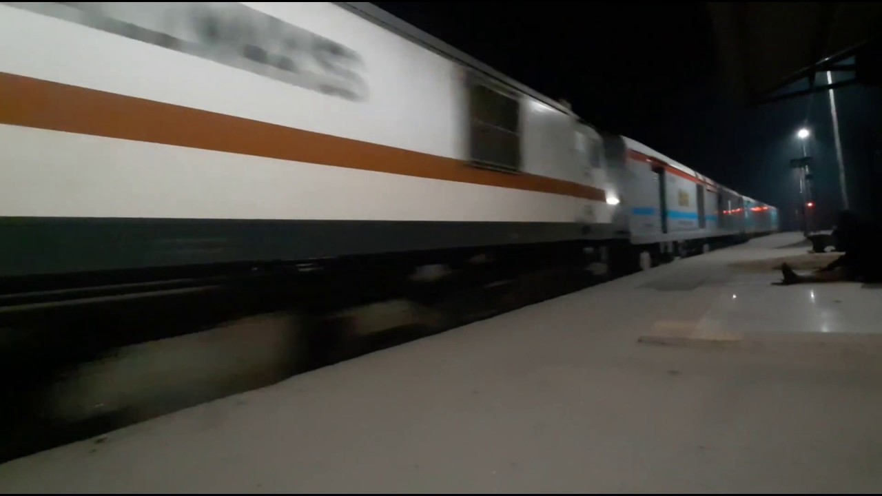 Bandra Terminus Humsafar Express 22914 Skip Patna Saheb