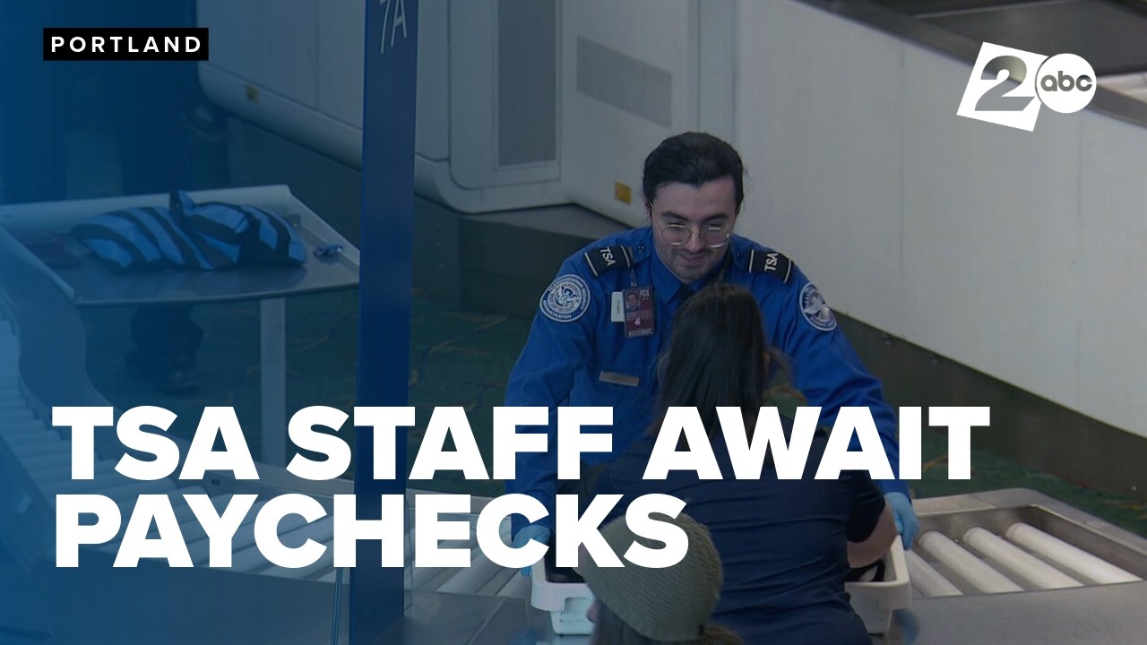 Сотрудники службы безопасности аэропорта Портленда спят в своих автомобилях в ожидании зарплаты в...