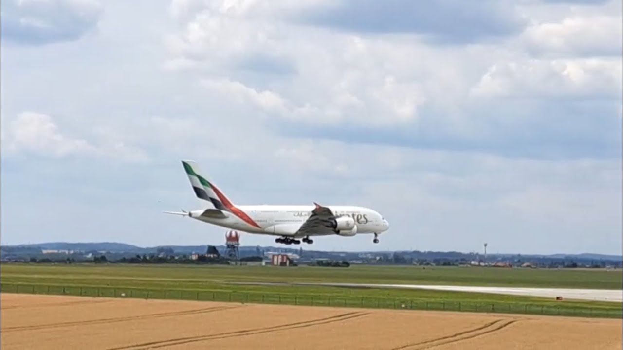 Planespotting at Praha AirPort 