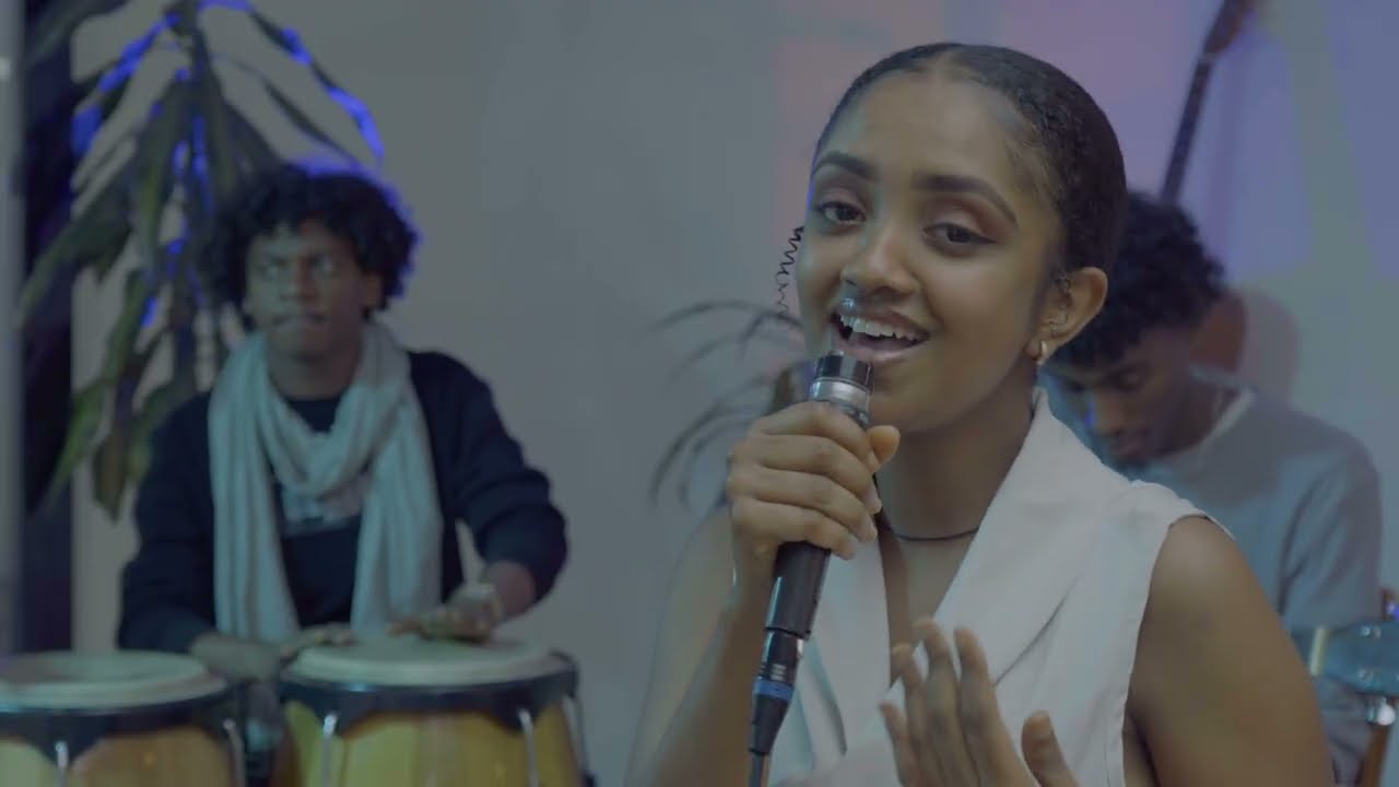 Dawite Mekonen Mee xiqqoo gad taa'imee  cover by Meron Mekete New Ethiopian Oromo cover Music 2025