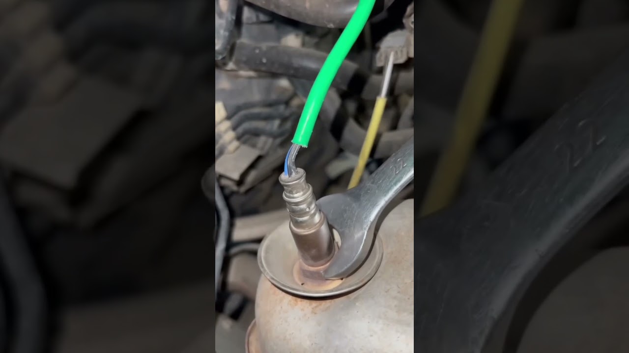 Oxygen sensor Bank 1 location & fitting process #Automotive#CarRepair#MechanicLife#Workshop#CarCare