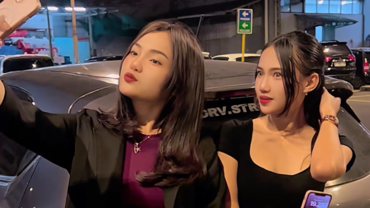 Kenalan dua cewe tapi