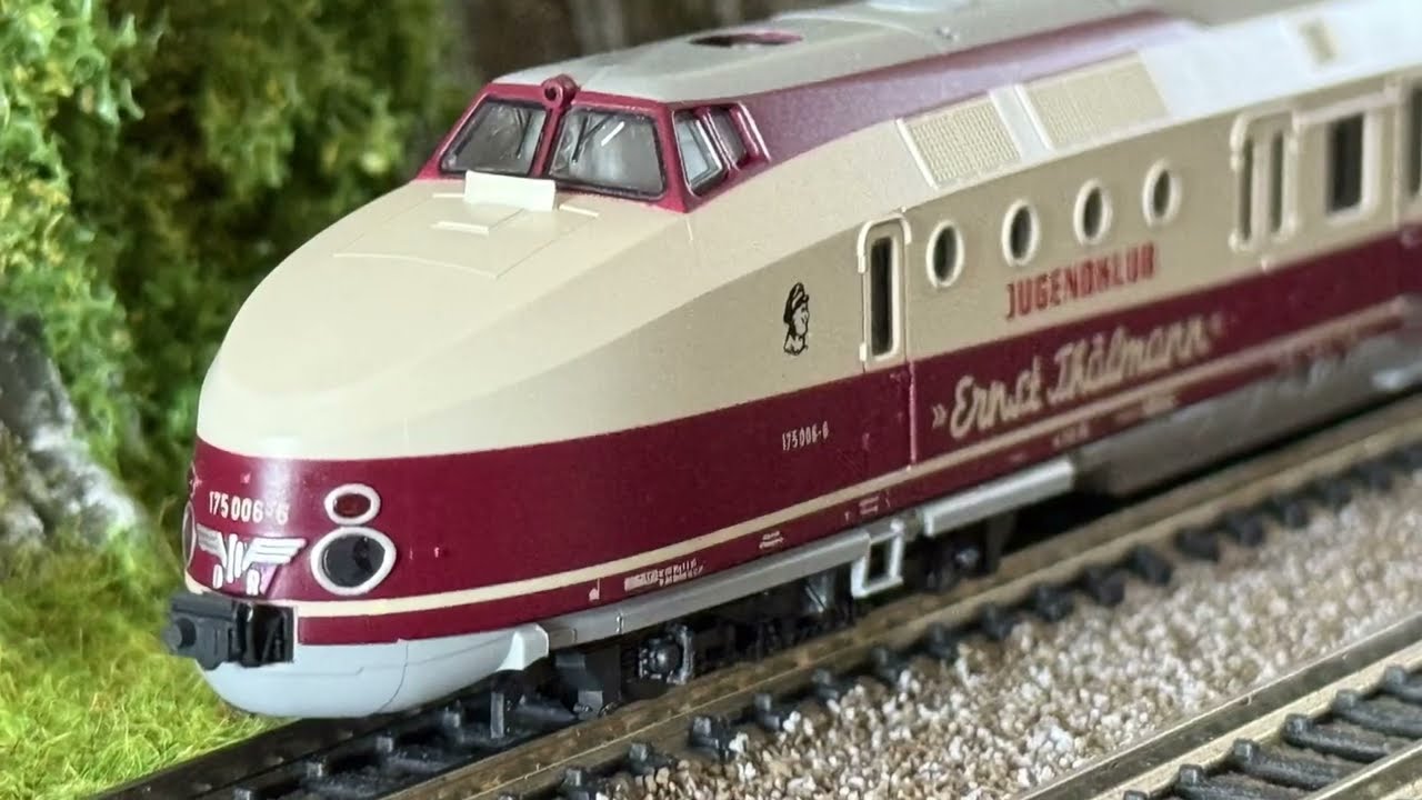 Jugendzug „Ernst Thälmann“ |  BR 175 (SVT VT 18.16) der DR | Modellbahn Spur N