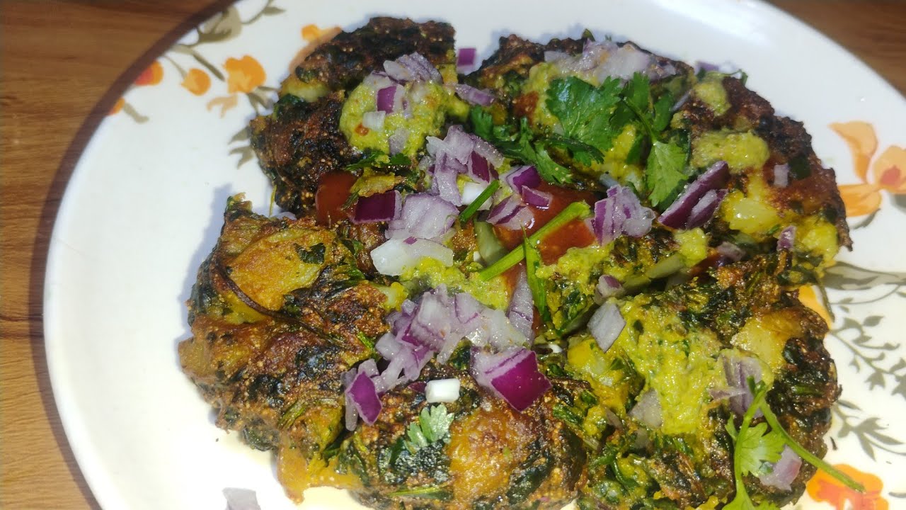 #newtrick of palak aalu pakoda recipe 🤗😋