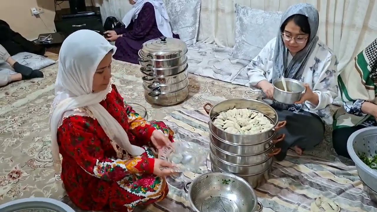 اولین افطاری ما در روز اول ماه مبارک رمضان و دورهمی شب جمعه ما با مهمانان عزیز ❤️