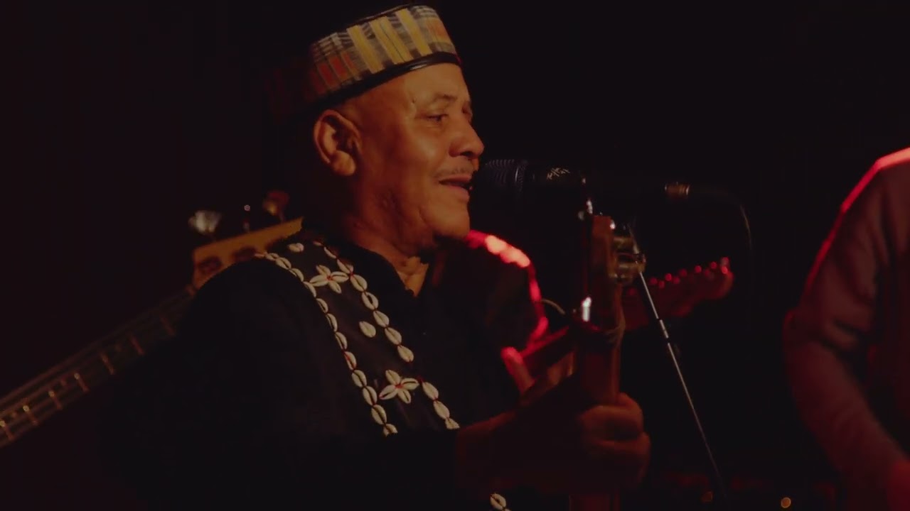 Waaju feat. Majid Bekkas - 