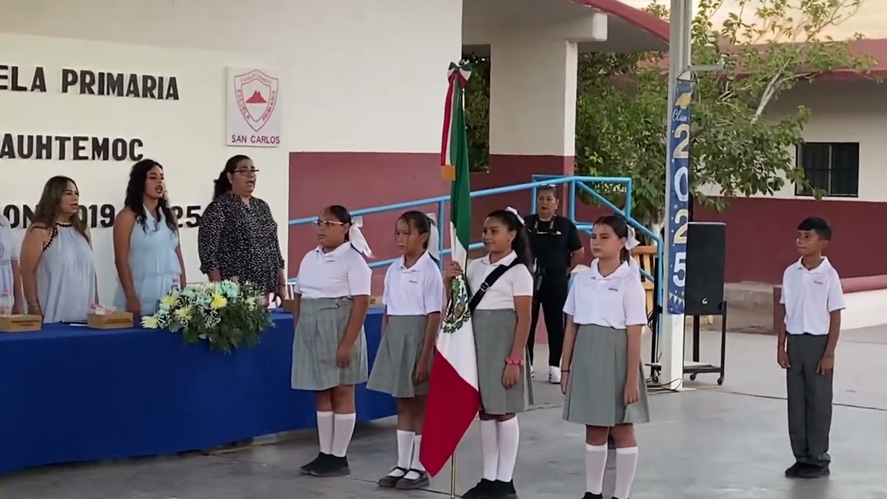 Entrega de bandera a la Nueva escolta se la primaria cuahutemoc en San Carlos, Sonora. Mexico 🇲🇽