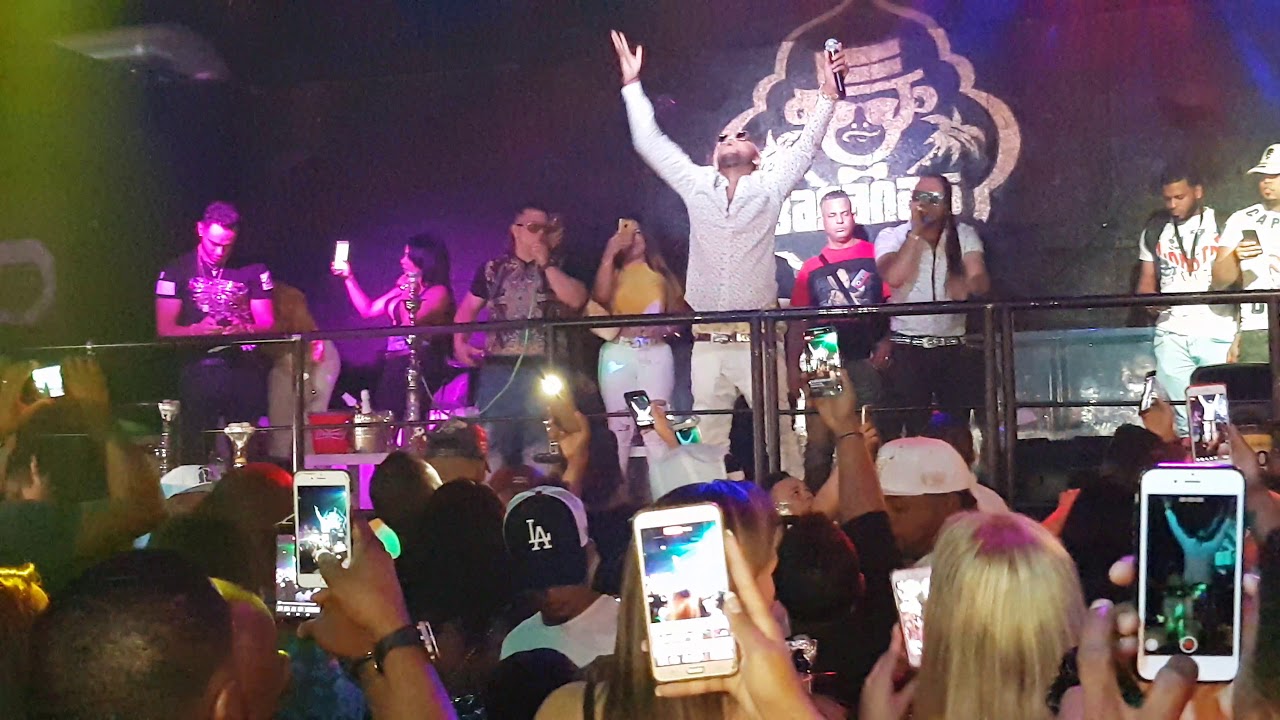 Versace - El MAYOR en VIVO