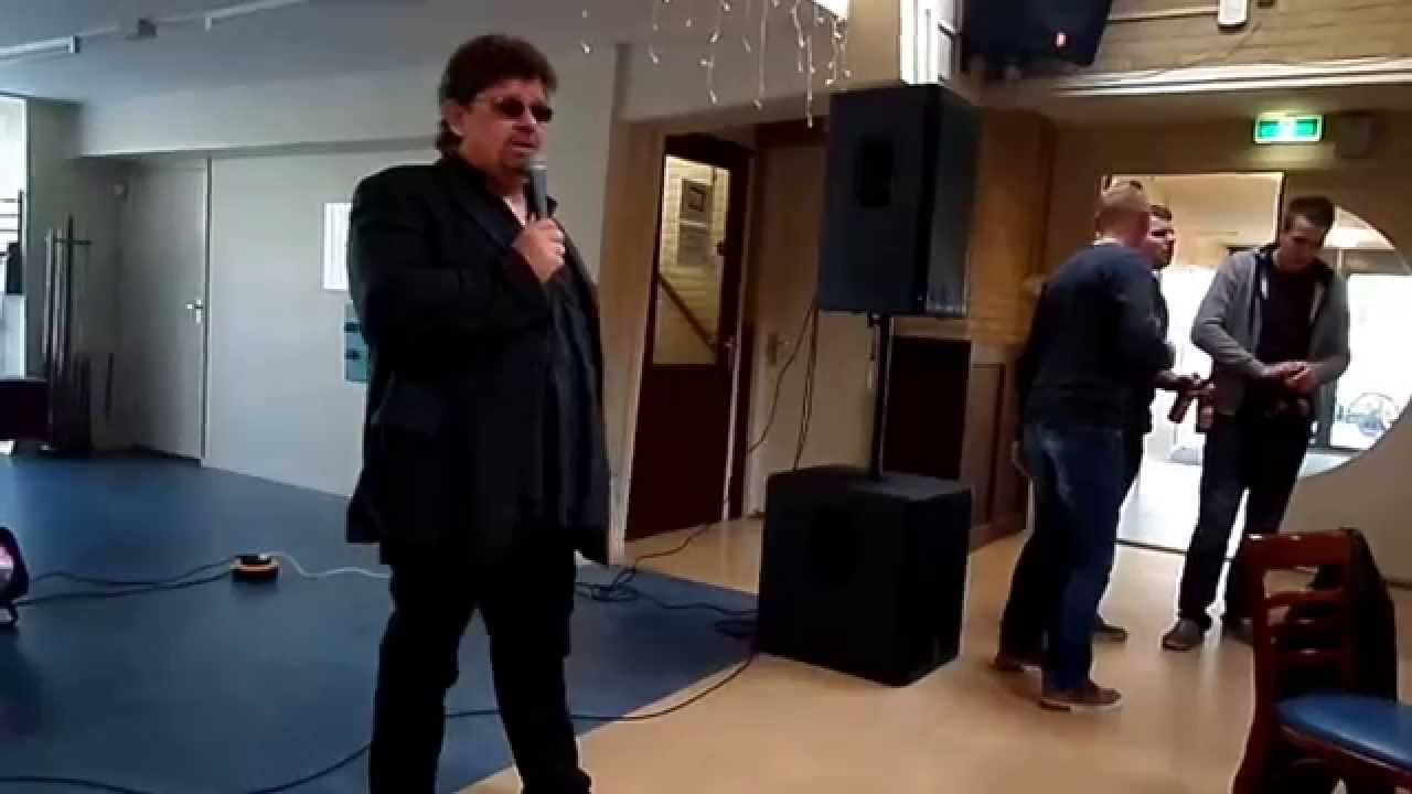 Mattin Plantinga met You never walk alone