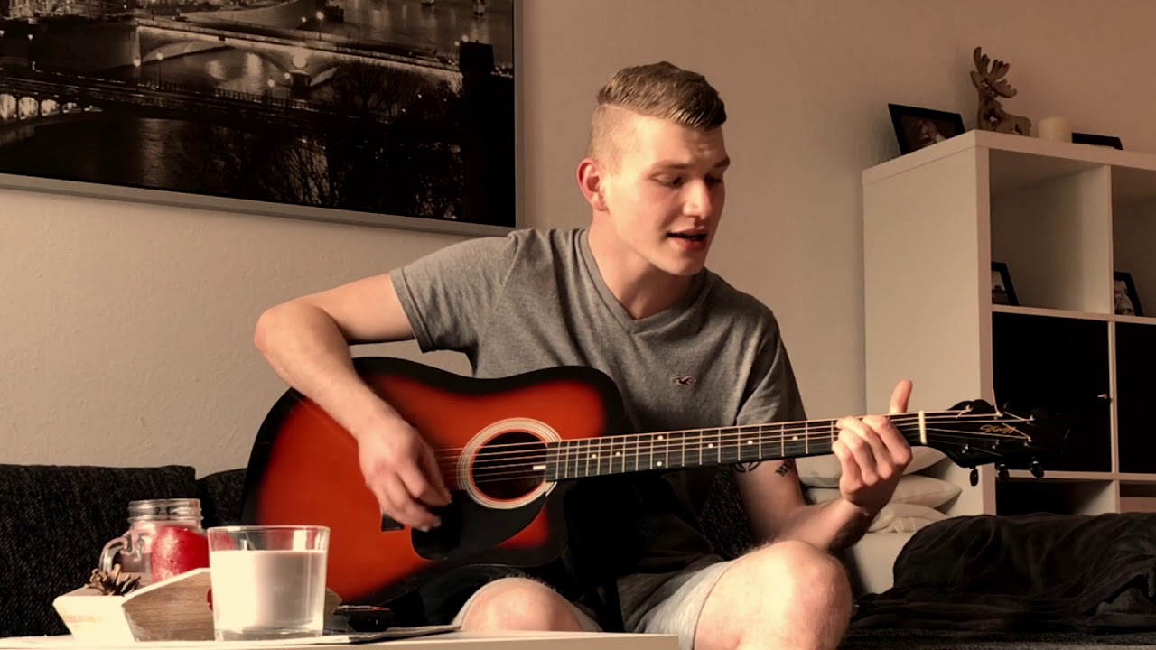 Chapeau (Robert Redweik) - Acoustic Cover Chris Hering