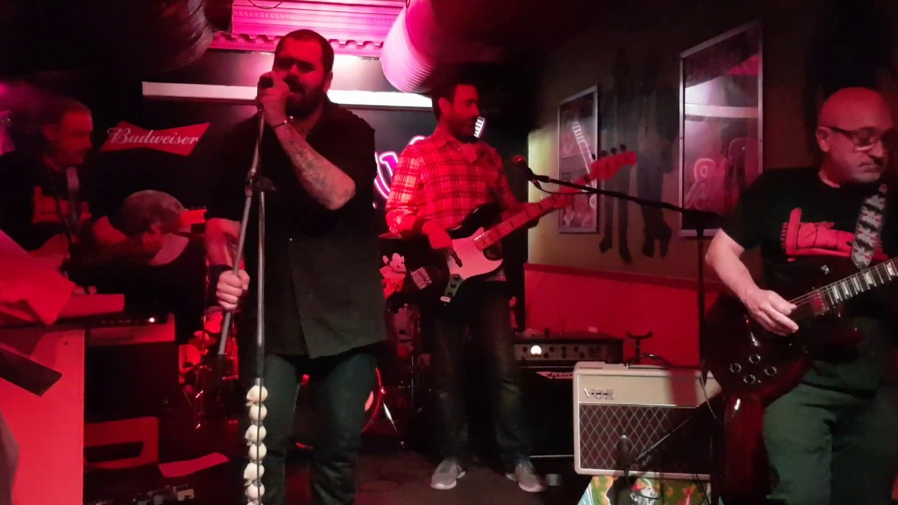 Guitarras Calaveras: Escuela de Calor. Directo 23.11.2019 en la Sala Caravan.