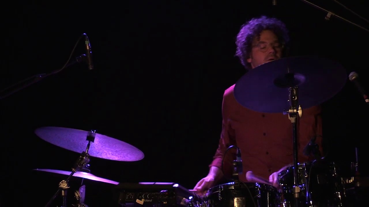 Laurence Pike - 'Drum Chant' (Live in Paris)